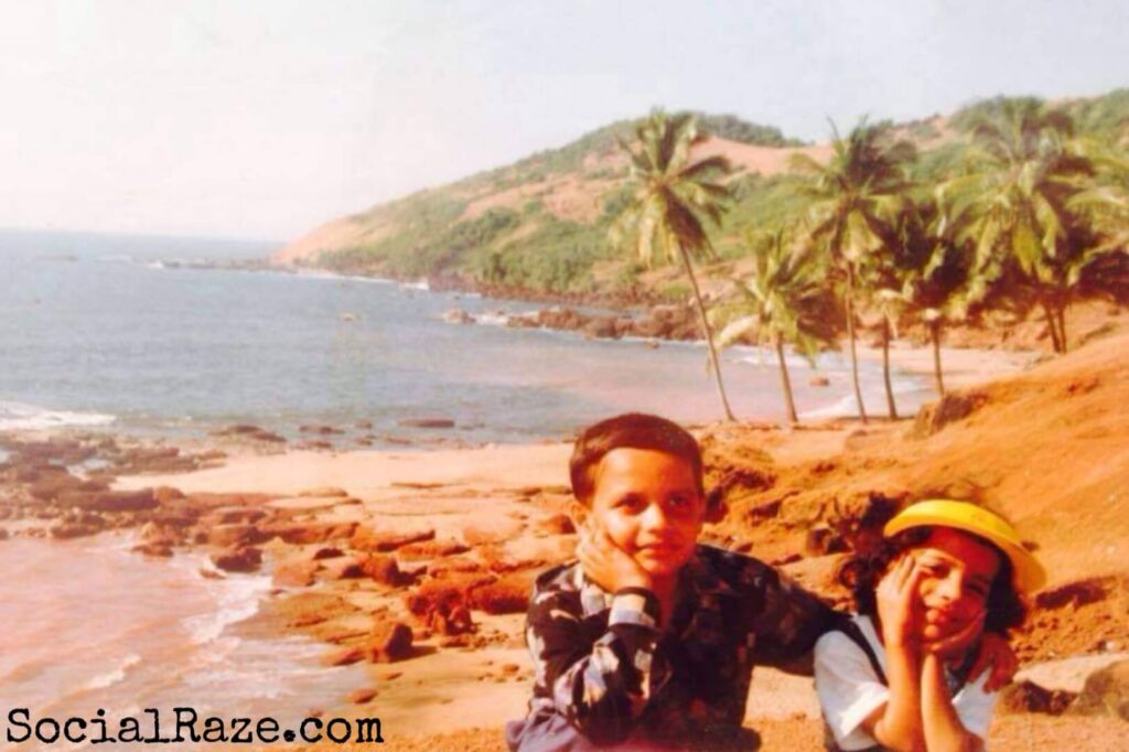 Gaurav Taneja Childhood Photo with Sister Swati Taneja